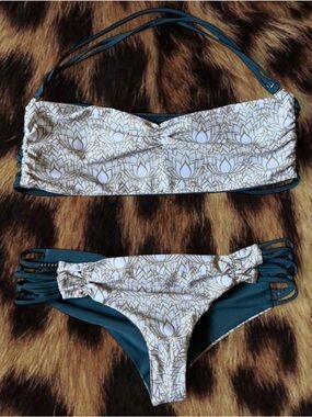 Sexy lotus bikini